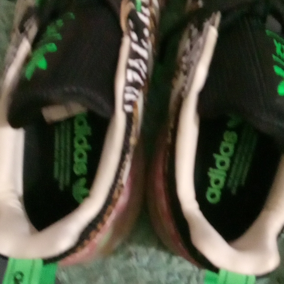 Adidas shoes - Picture 4 of 4